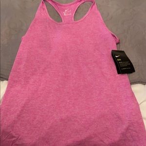 Women’s Nike athletic top NWT size large
